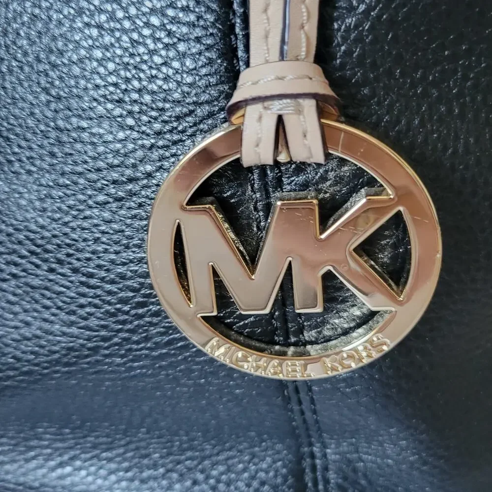 Michael Kors Jet Set Large Black Leather Tote Handbag Beige Straps MK Logo‎ Snap